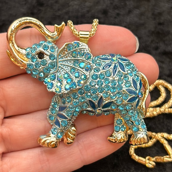 Betsey Johnson Turquoise Elephant Pendant Necklace - Picture 3 of 5
